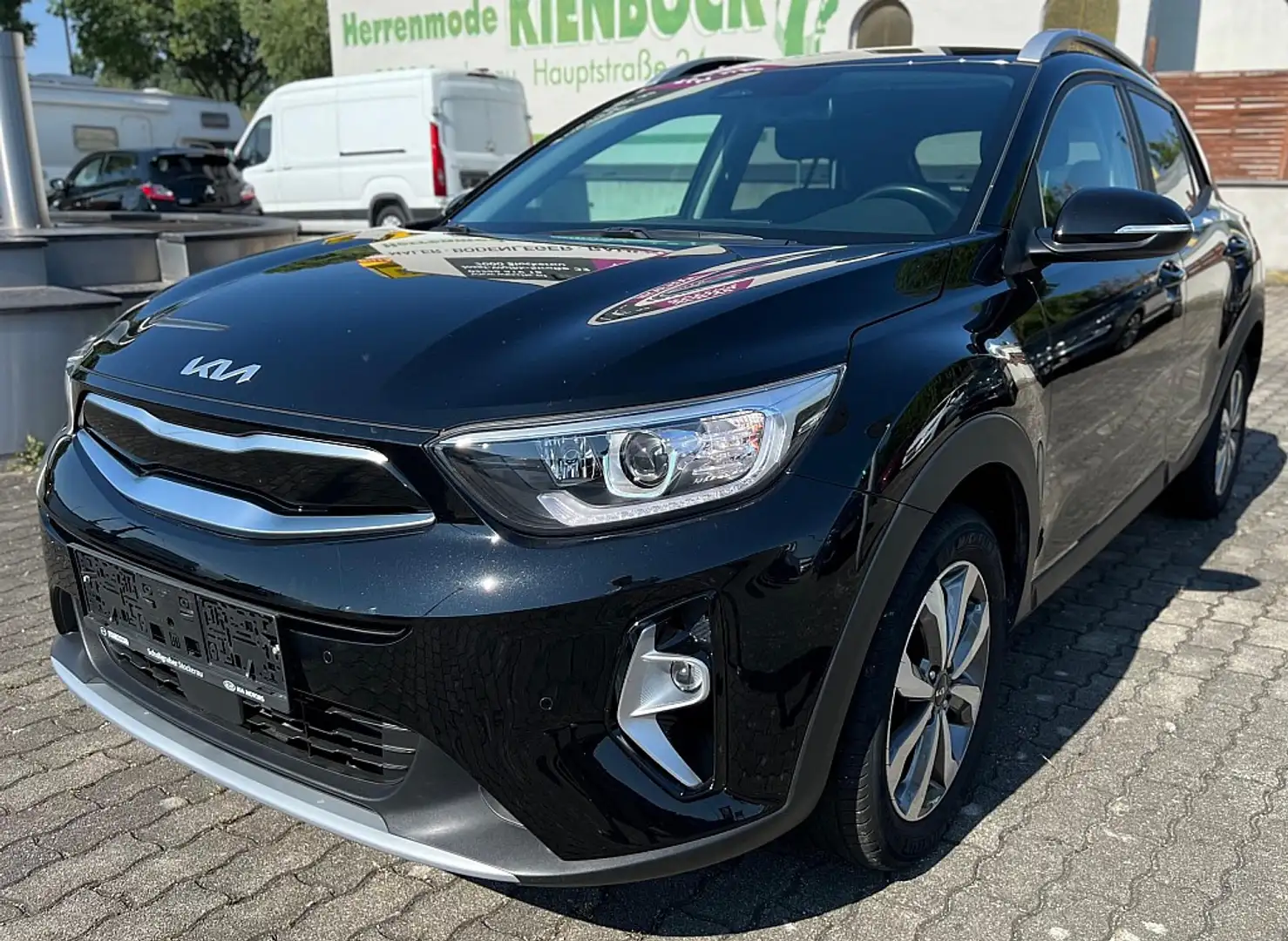 Kia Stonic 1,25 MPI ISG Gold Schwarz - 1