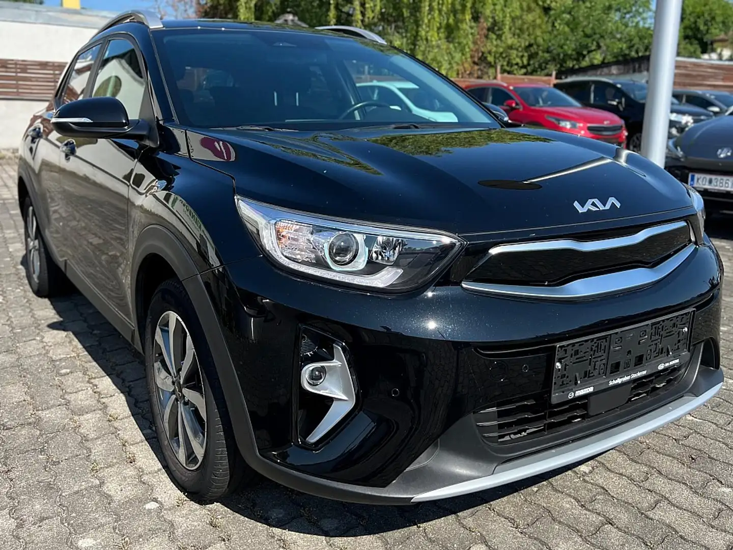 Kia Stonic 1,25 MPI ISG Gold Schwarz - 2
