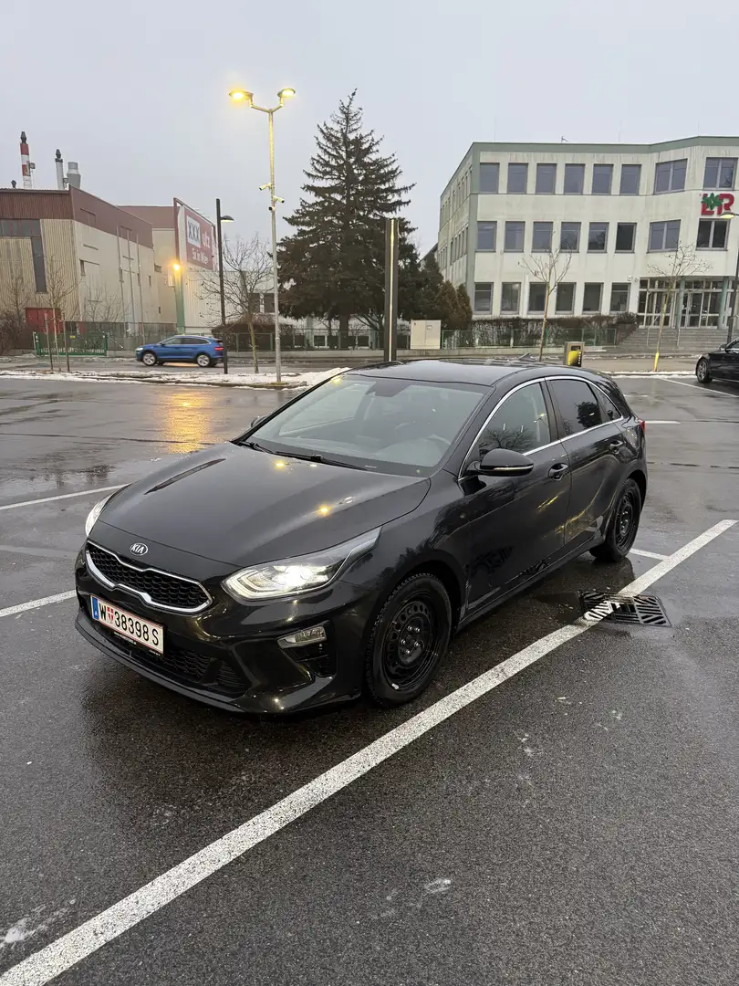 Kia Ceed / cee'd 1,6 CRDi ISG Gold DCT Schwarz*Navi*Kamera*Tempomat Schwarz - 1