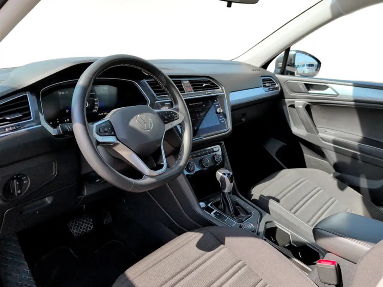 Volkswagen Tiguan снимка Volkswagen Tiguan
