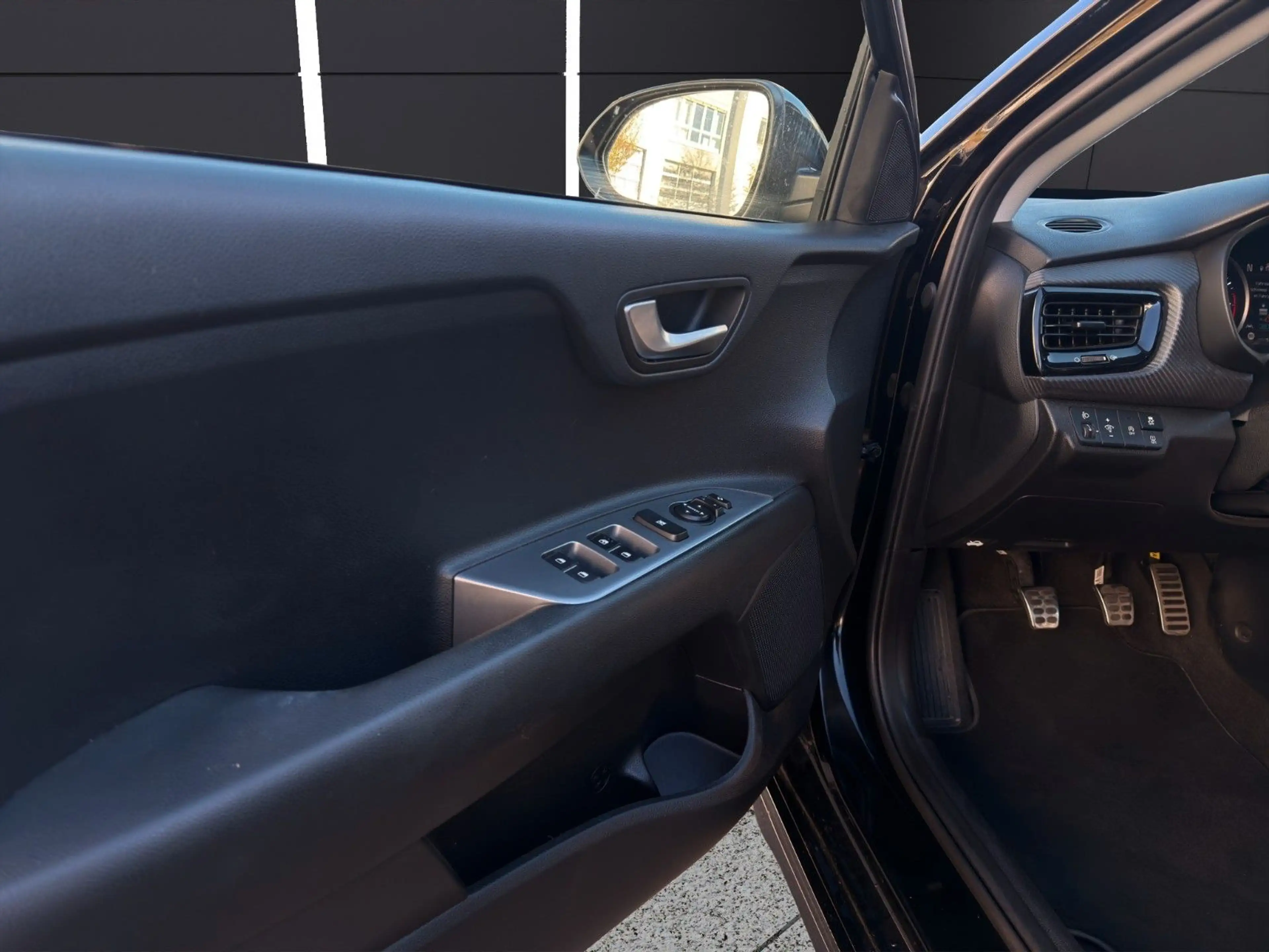 Kia Rio 1.0T 120 48V GT-Line AUT. NAVI TECH GD — photo 12