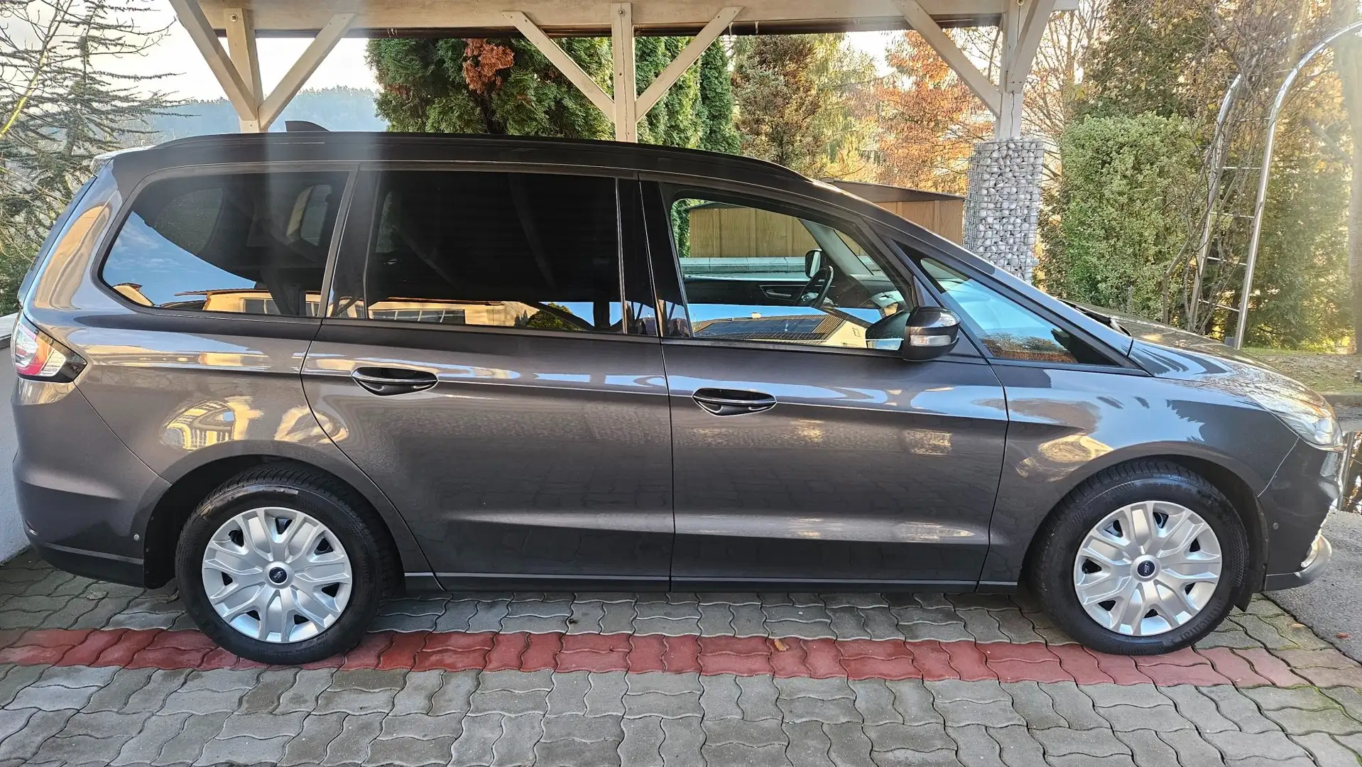 Ford Galaxy Galaxy 2,0 EcoBlue Edition Aut. Edition 7 Sitze Grau - 2