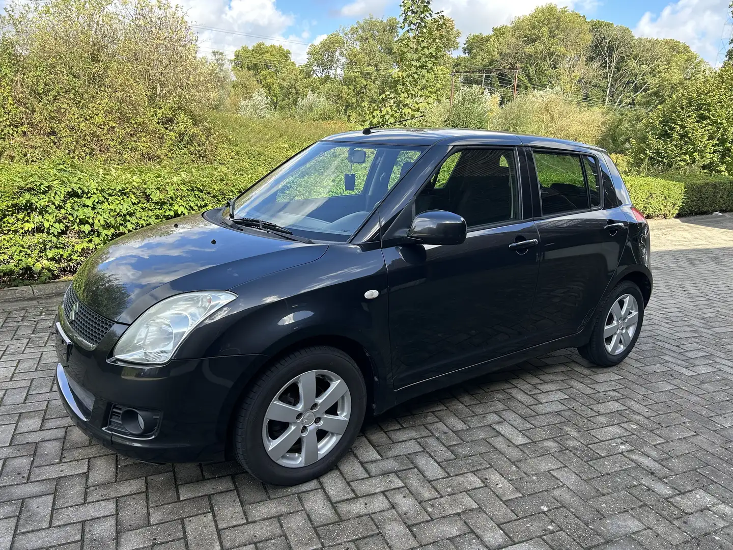 Suzuki Swift 1.3i Music Noir - 1