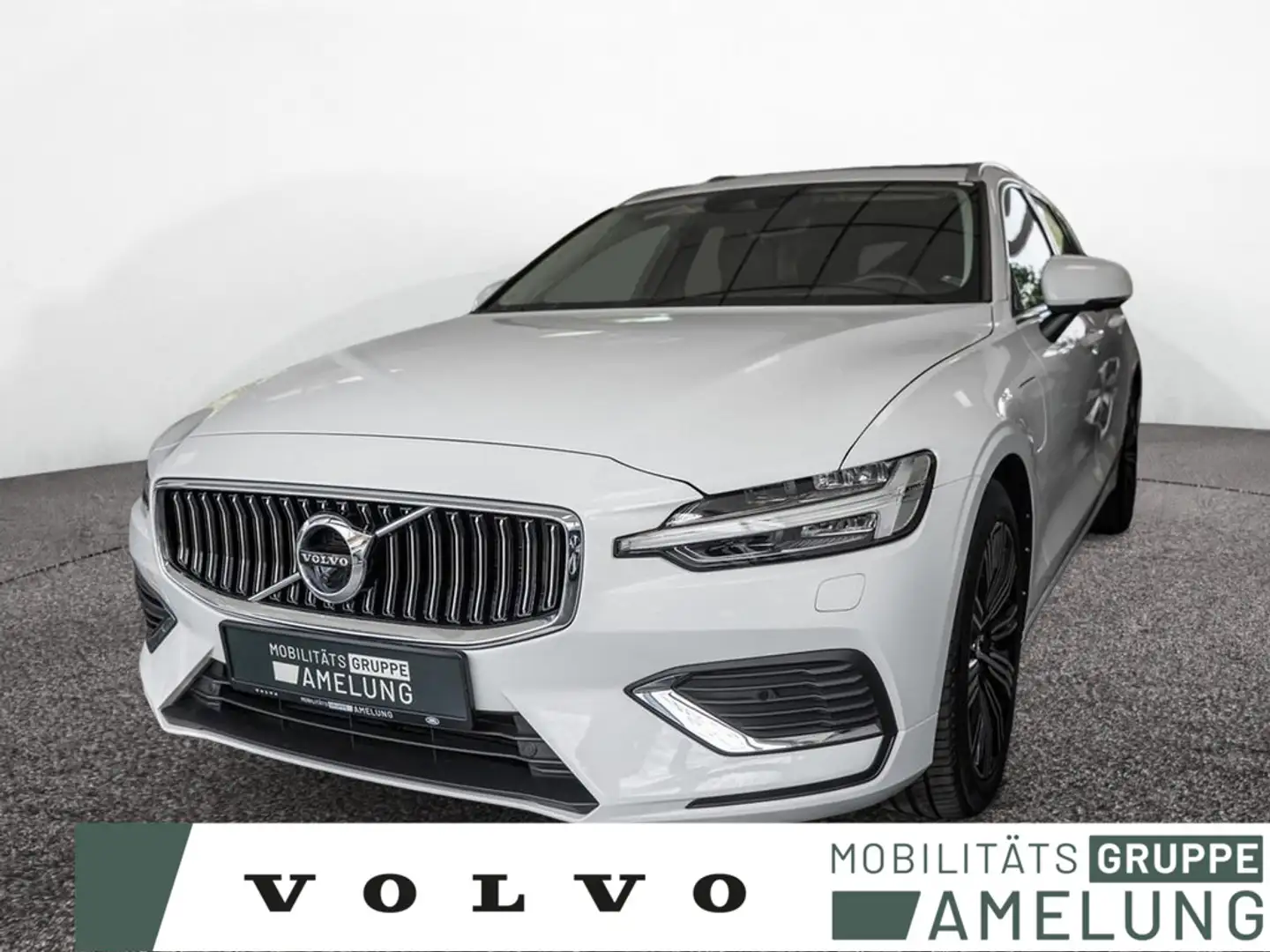 Volvo V60 T6 AWD Plus Bright Recharge Plug-In Hybrid Weiß - 1
