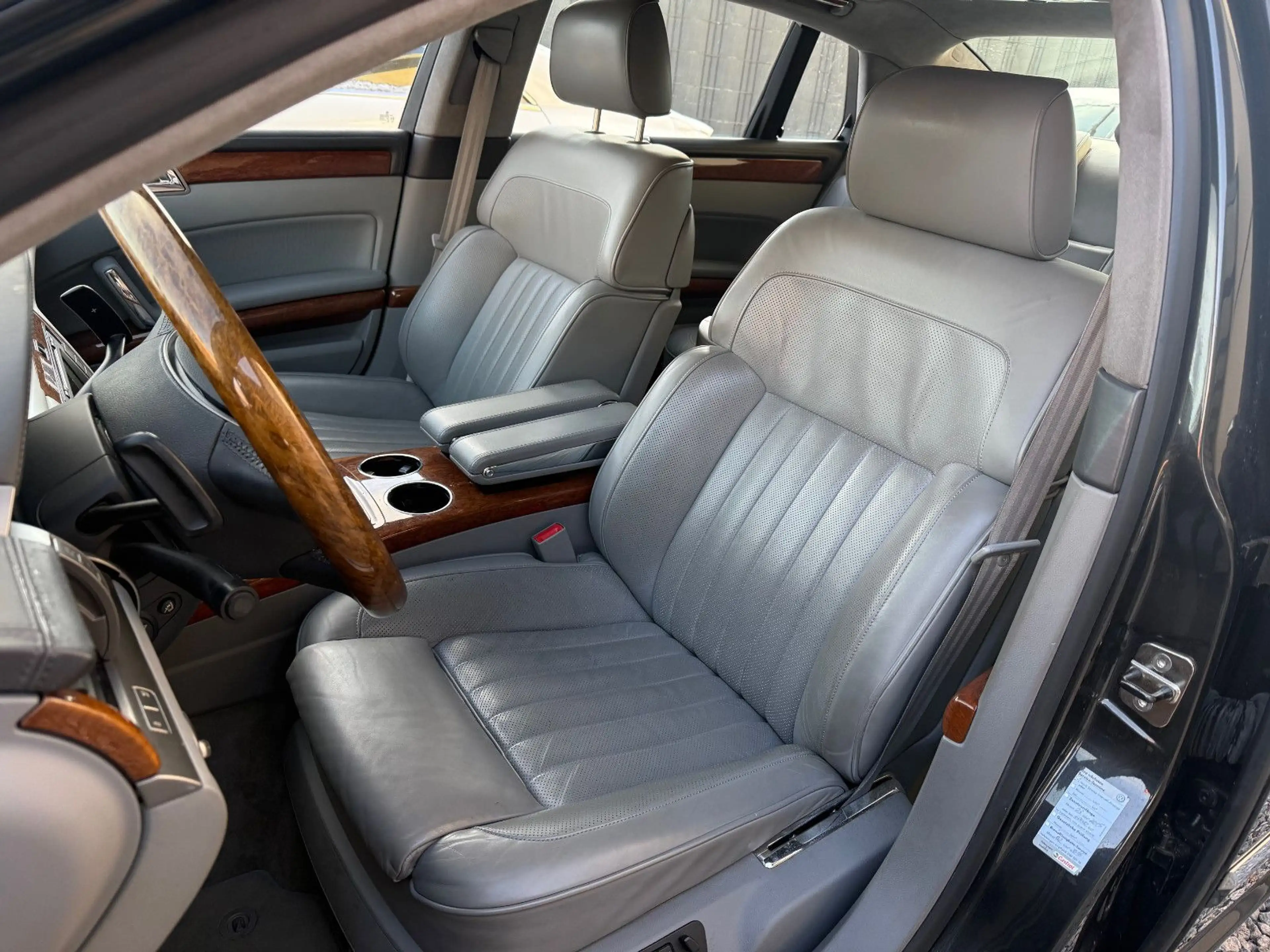 Volkswagen Phaeton 4.2 V8 4Motion lang+LPG Gas+Voll+ — photo 9