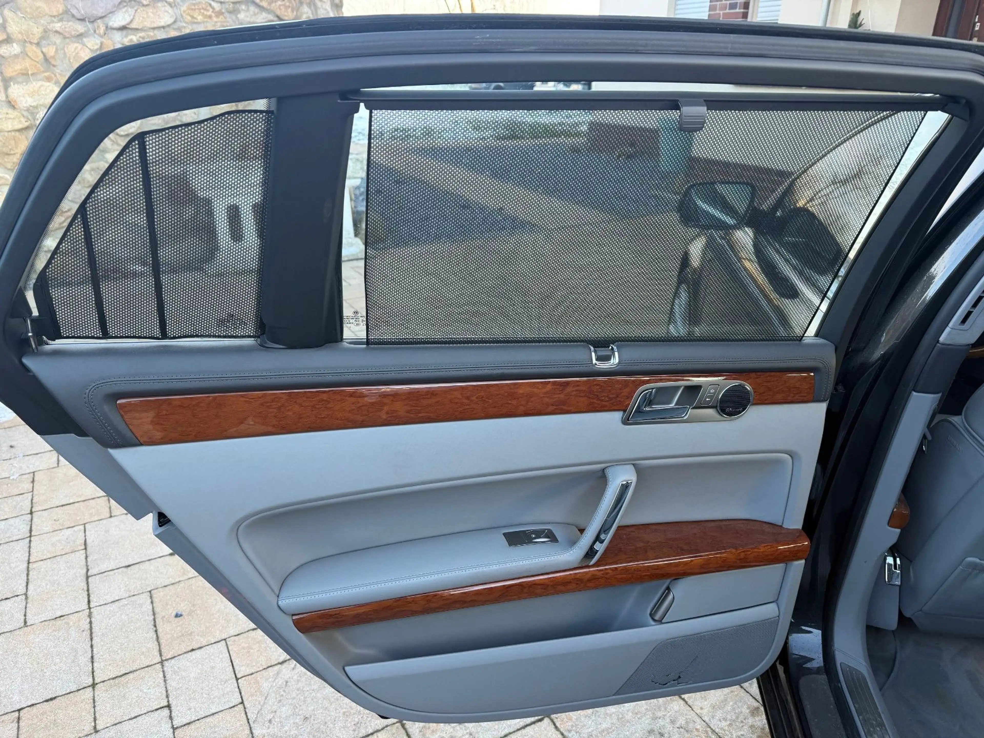 Volkswagen Phaeton 4.2 V8 4Motion lang+LPG Gas+Voll+ — photo 17
