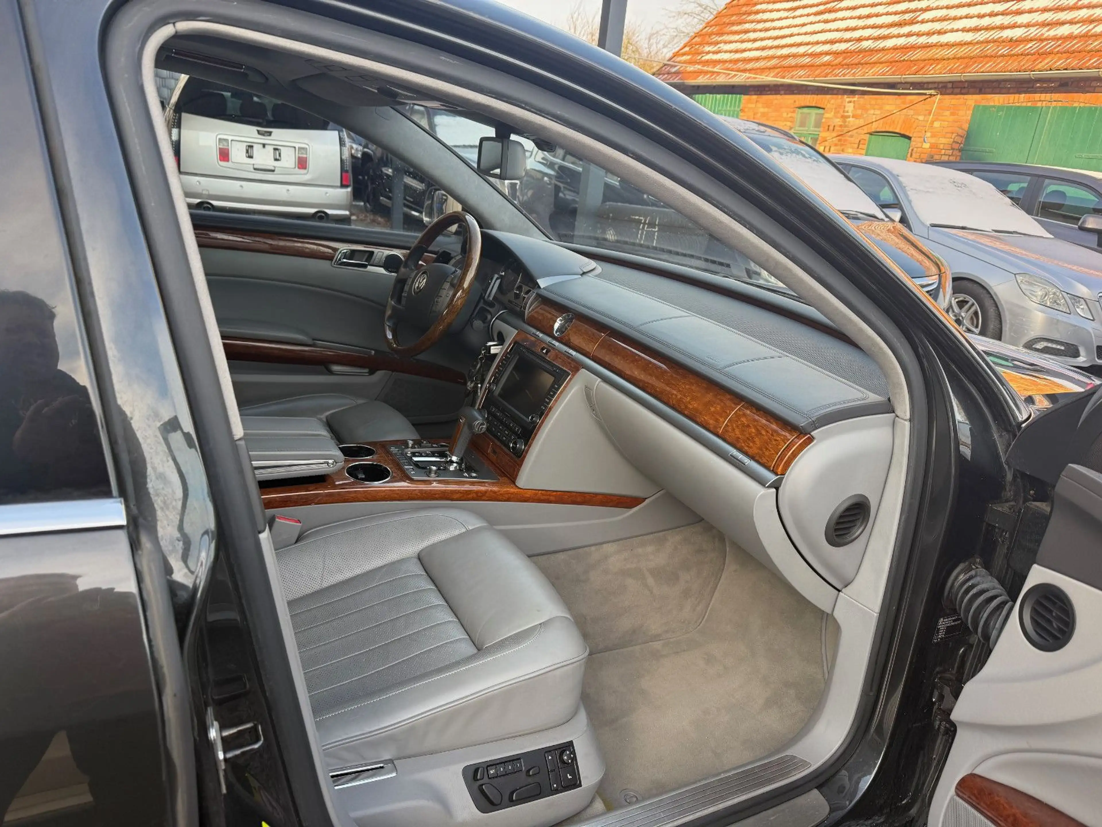 Volkswagen Phaeton 4.2 V8 4Motion lang+LPG Gas+Voll+ — photo 14