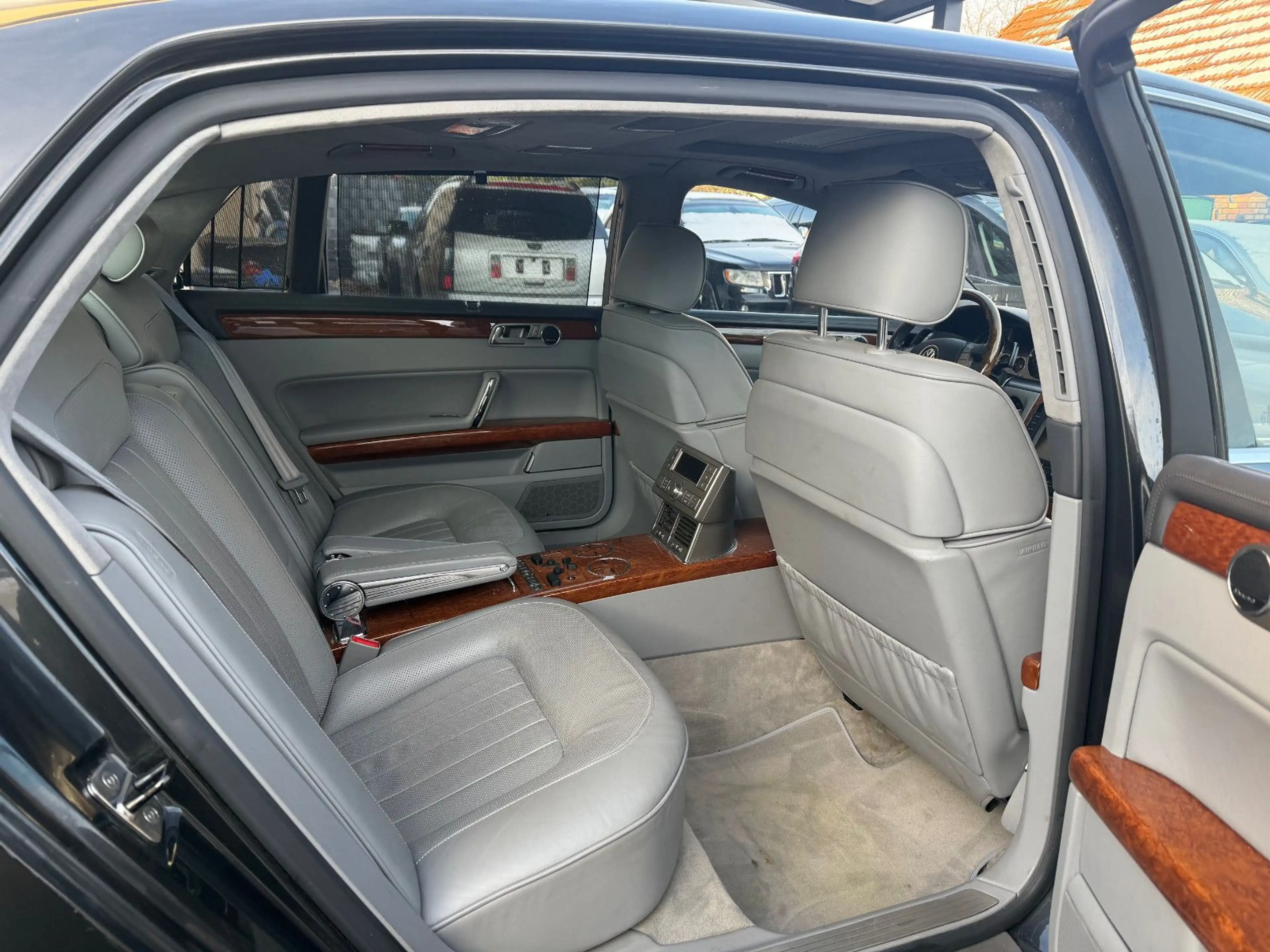 Volkswagen Phaeton 4.2 V8 4Motion lang+LPG Gas+Voll+ — photo 13