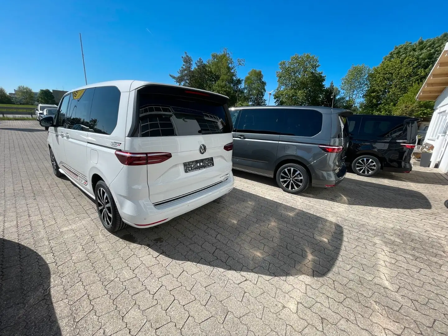 Volkswagen T7 Multivan Multivan 2.0 TDI KÜ Sport Edition Head Up AHK Weiß - 2