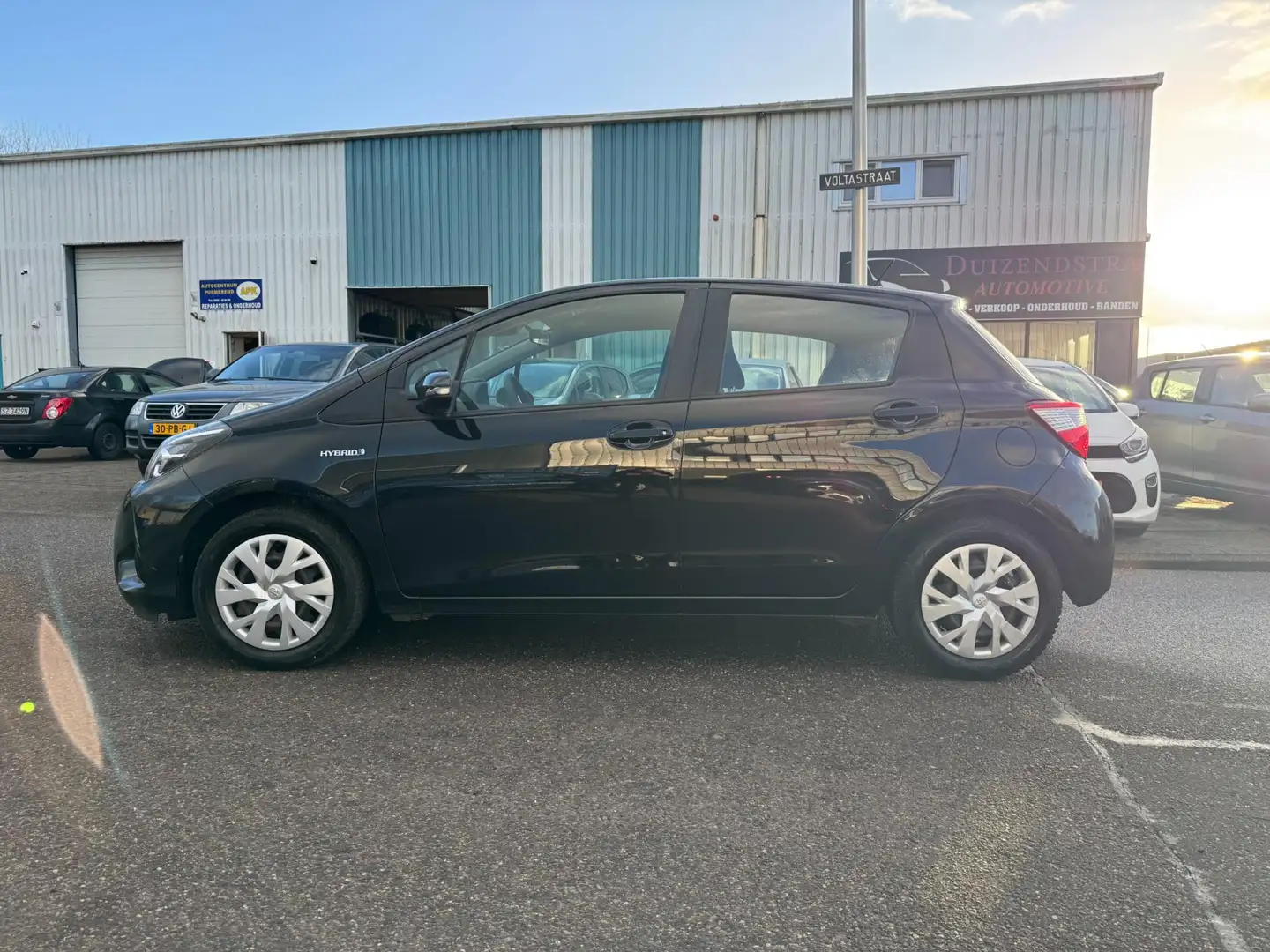 Toyota Yaris 1.5 Hybrid Active Navi Bluetooth Noir - 2