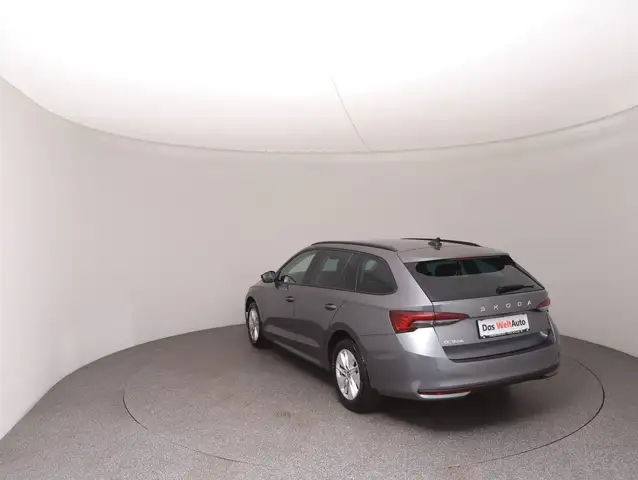 Skoda Octavia view 5