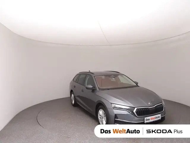 Skoda Octavia main image
