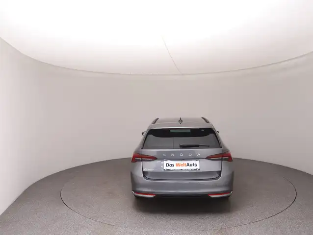 Skoda Octavia view 6