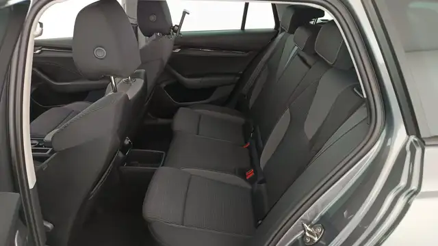 Skoda Octavia view 11