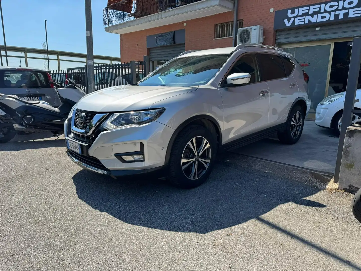 Nissan X-Trail X-Trail III 1.7 dci N-Connecta 4wd x-tronic my20 Gris - 1