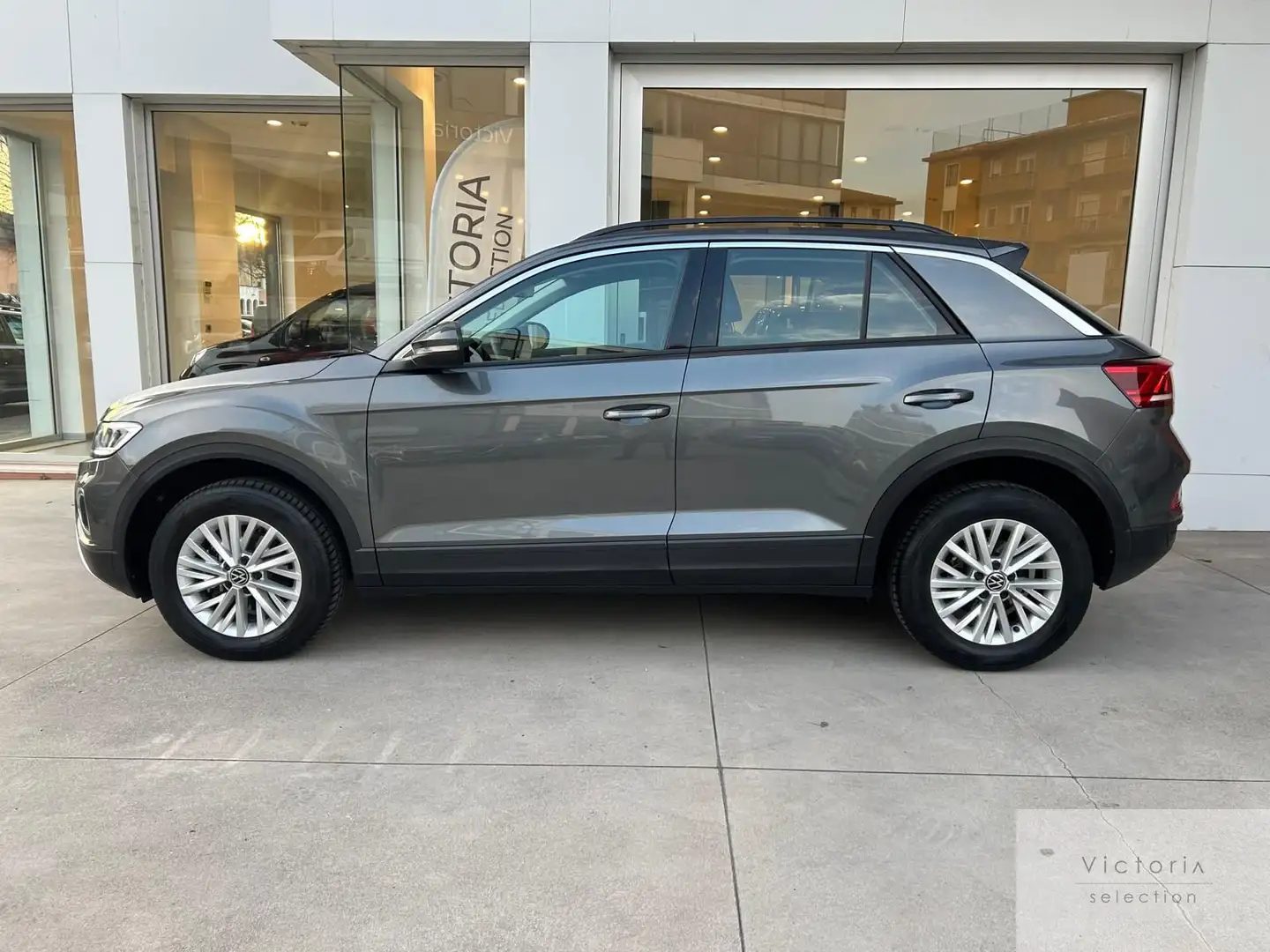 Volkswagen T-Roc 1.5 TSI 150 CV DSG LIFE FULL LED CARPLAY SENSORI Gris - 2