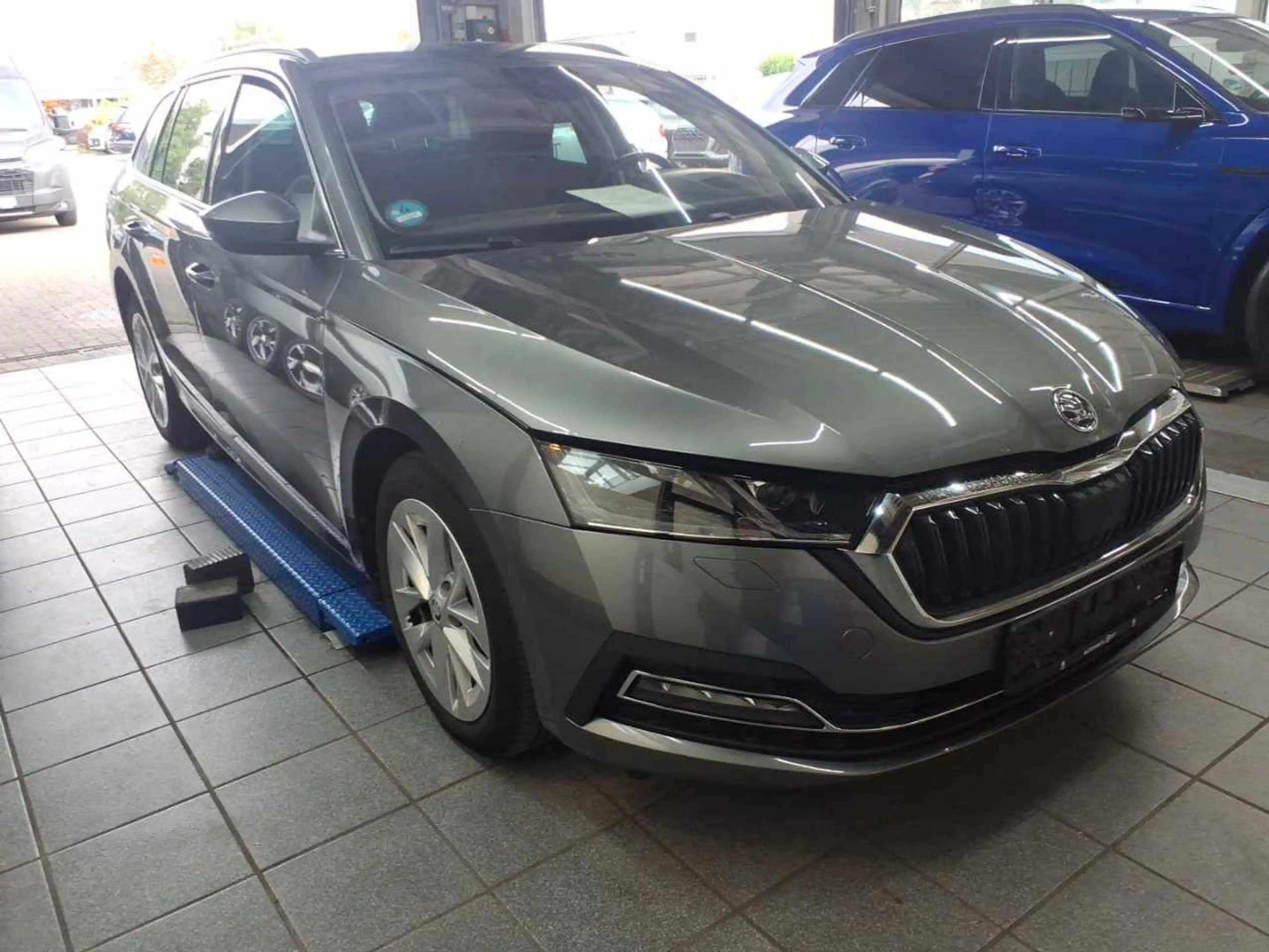 Skoda Octavia Combi Style 2.0 TDI 4x4 AHK, DCC, Stndhz — photo 2