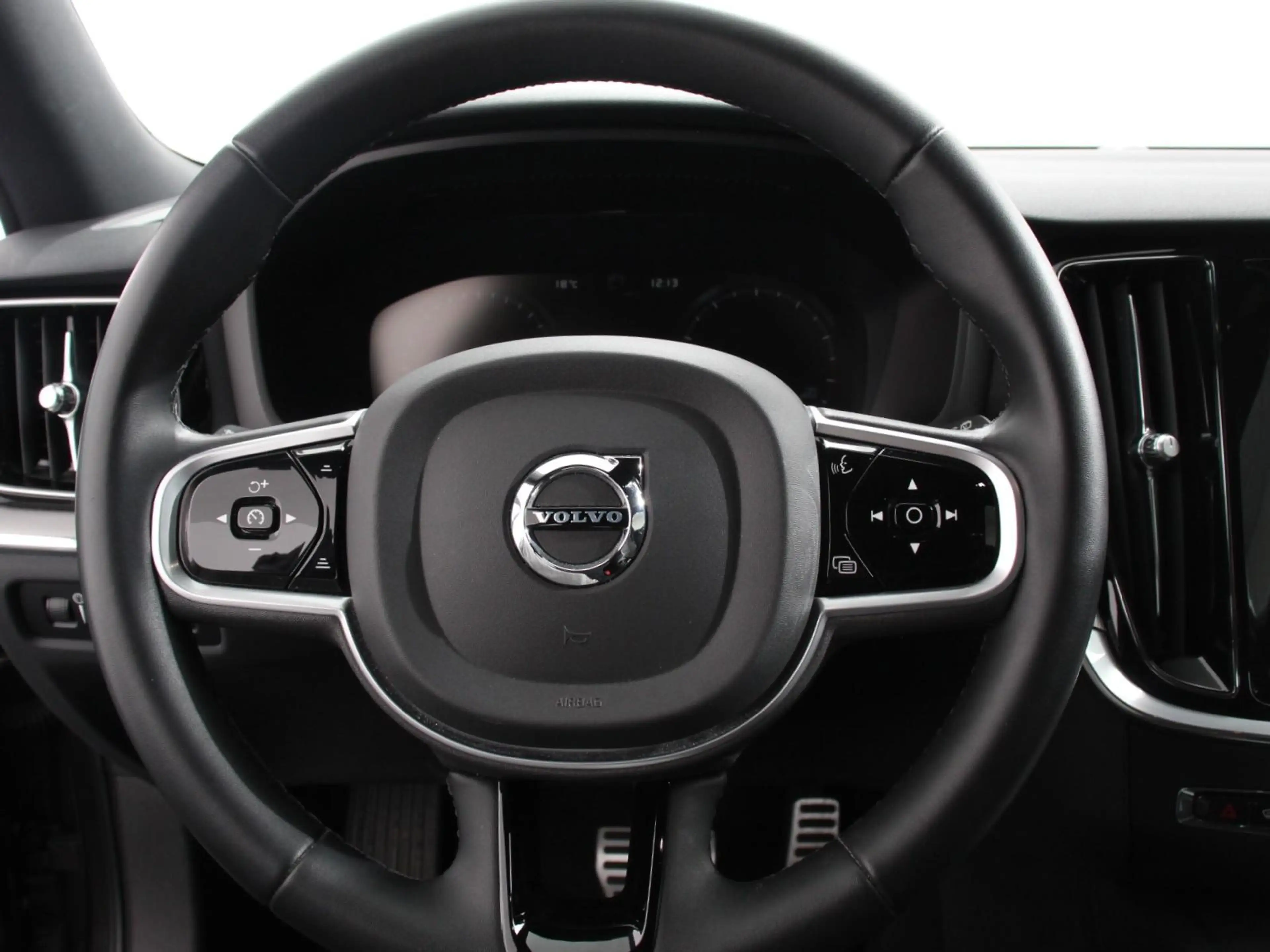 Volvo V60 2.0 B4 R-Design Navigatie Camera Climate Control P — photo 15