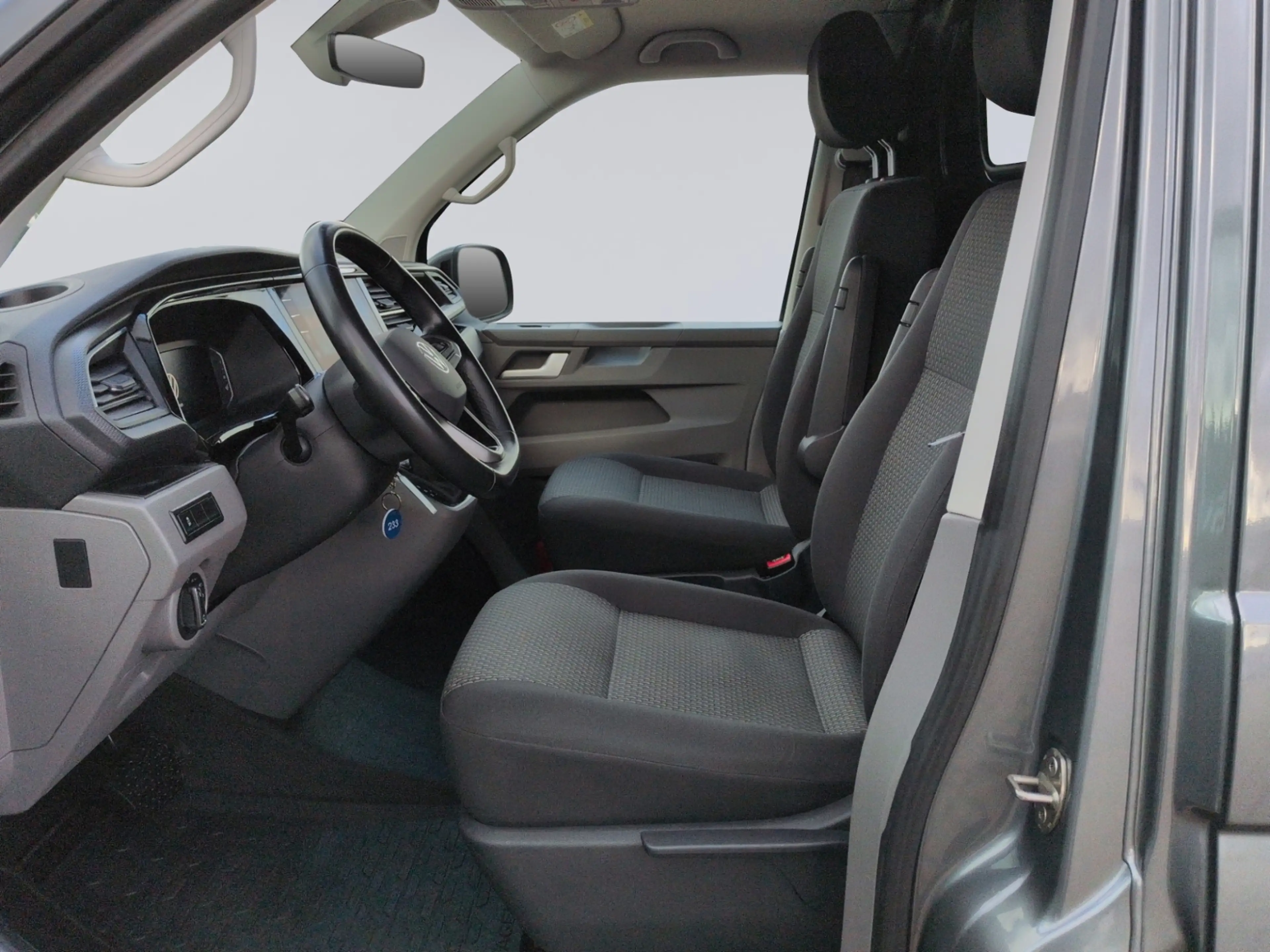 Volkswagen T6.1 Transporter Kasten 2.0 TDI DSG 4M STHZ+AHK+NAVI+KAMERA — photo 13