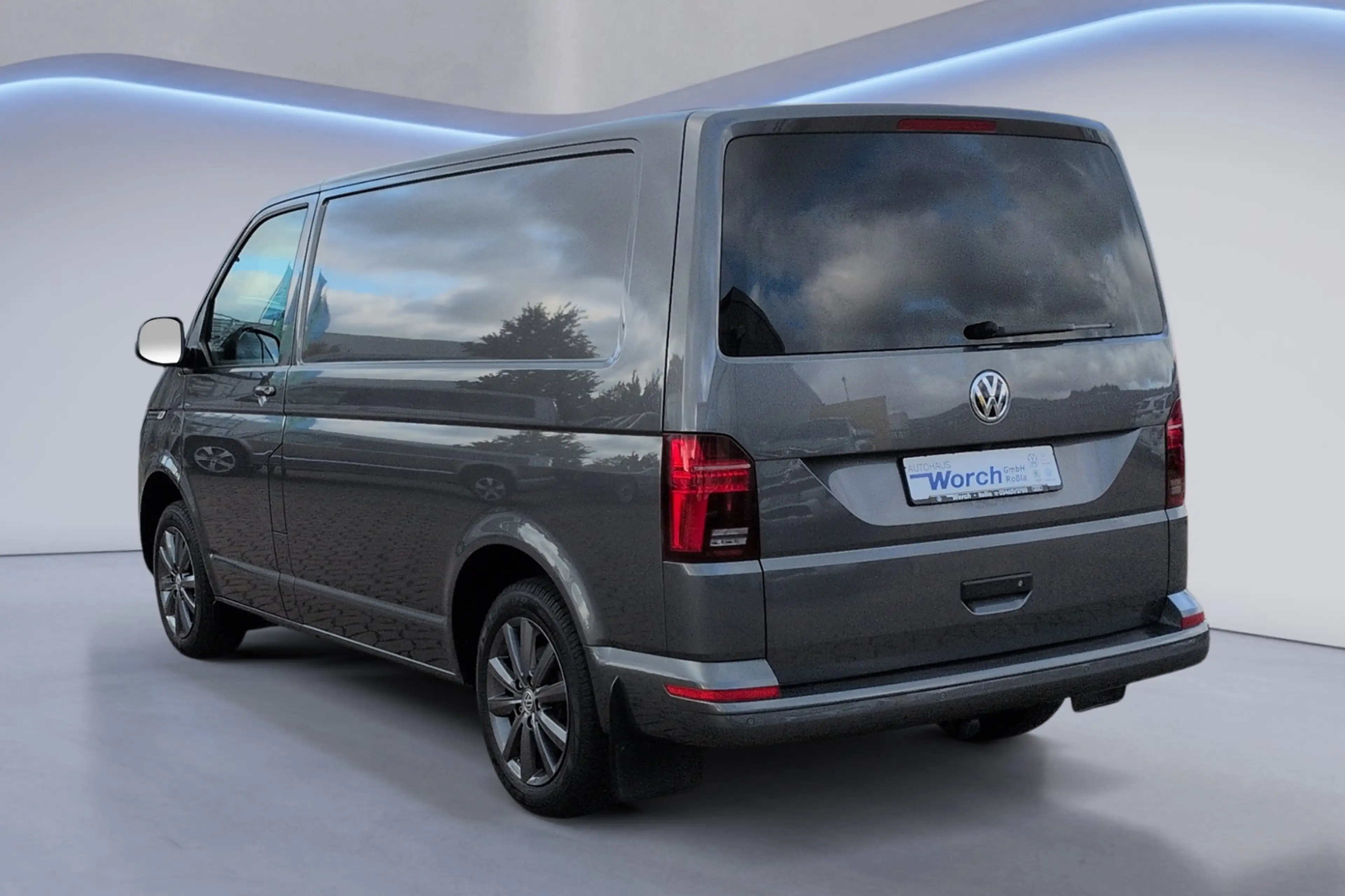 Volkswagen T6.1 Transporter Kasten 2.0 TDI DSG 4M STHZ+AHK+NAVI+KAMERA — photo 4