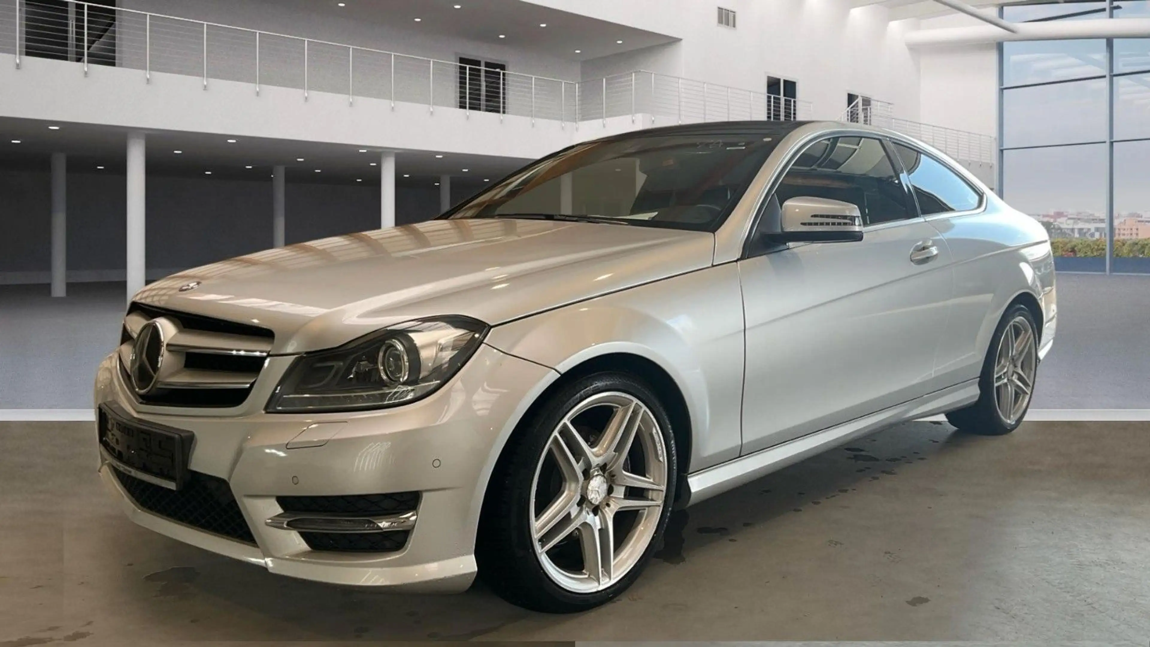 Mercedes-Benz C 250 CGI Coupe/AMG/Xenon/Panorama/Kamera/Leder — photo 3