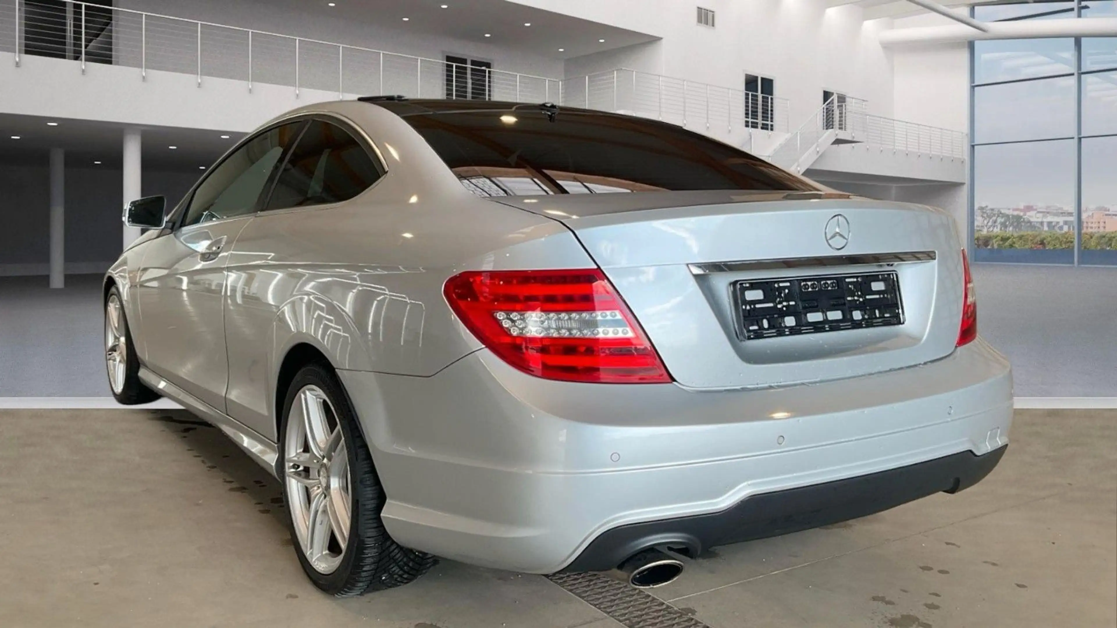 Mercedes-Benz C 250 CGI Coupe/AMG/Xenon/Panorama/Kamera/Leder — photo 2