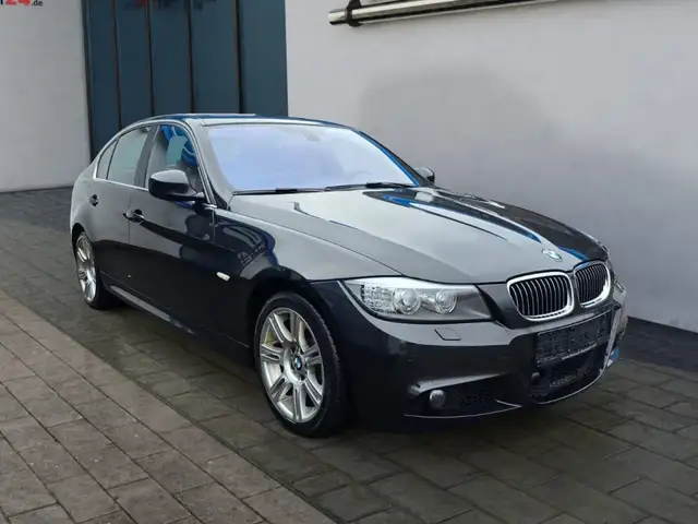 BMW 330 d xDrive Klima Xenon Navi Leder Einparkhilfe