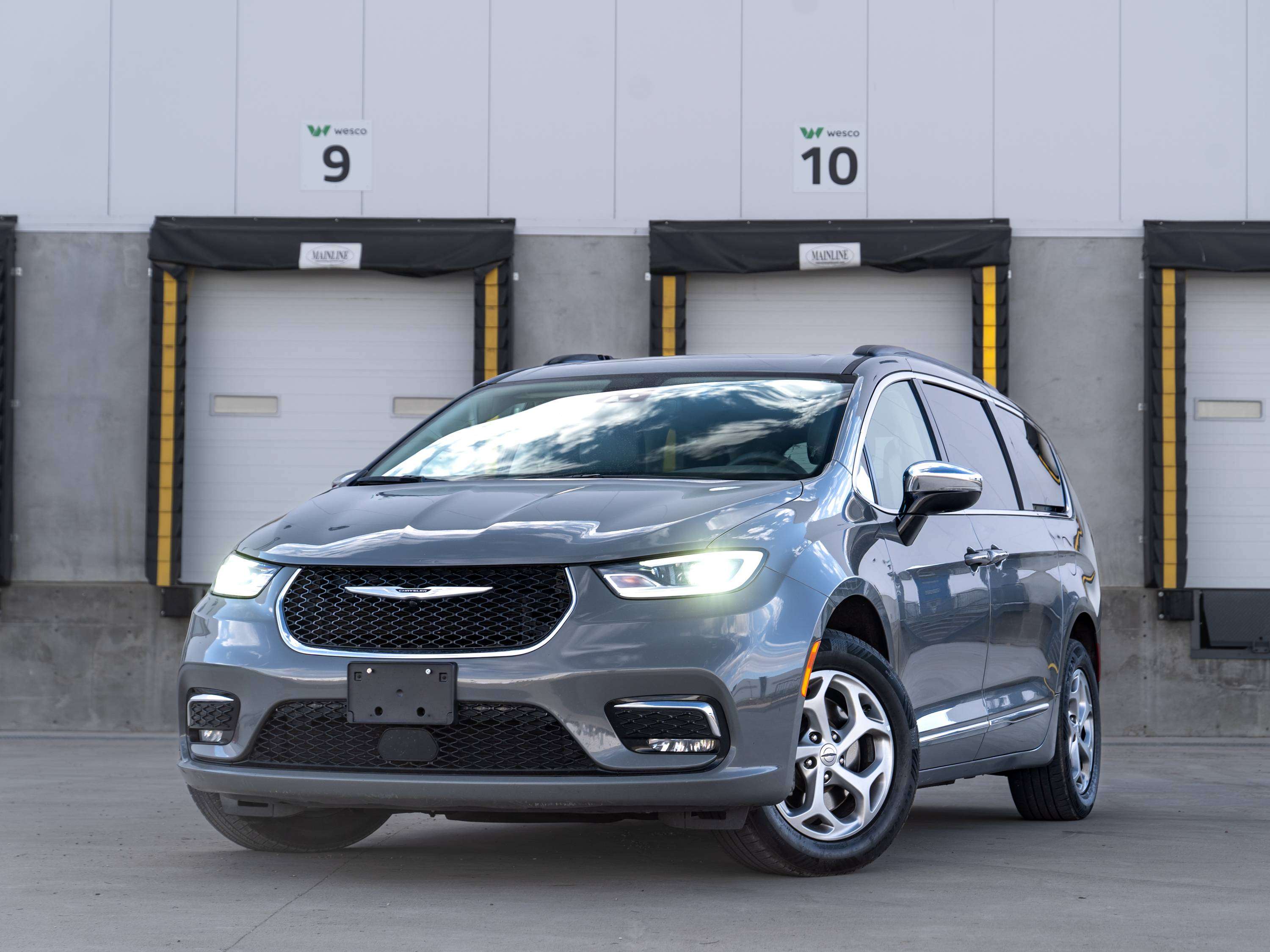 2023 Chrysler Pacifica Limited - Captain Seat | Power Sliding Door | V6 — снимка 1