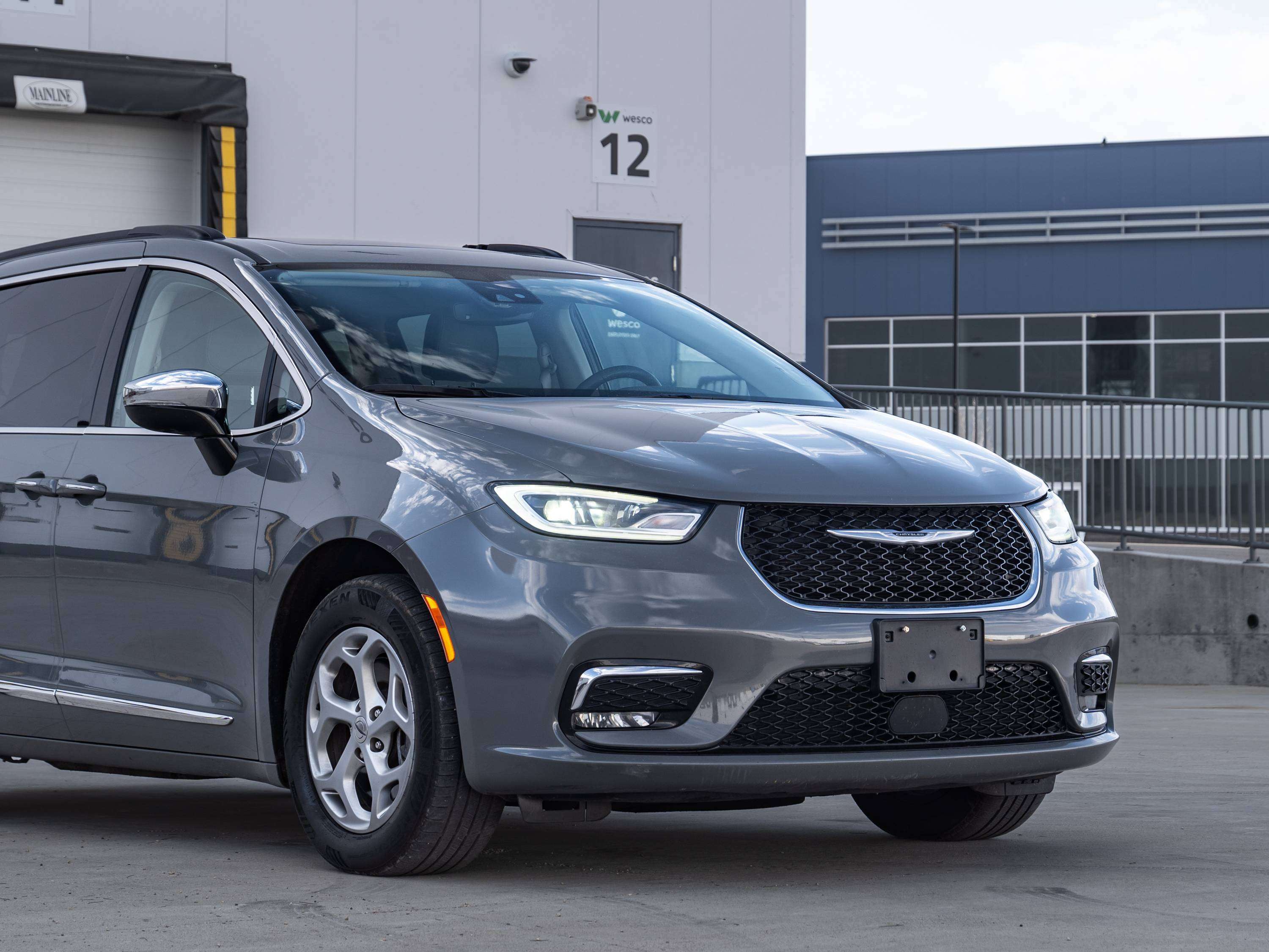 2023 Chrysler Pacifica Limited - Captain Seat | Power Sliding Door | V6 — снимка 1