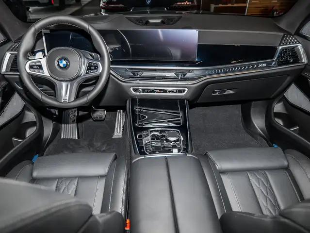 BMW X5 view 10