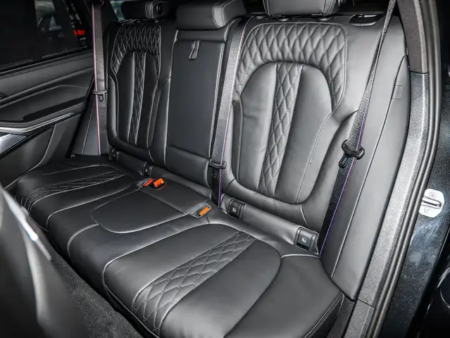 BMW X5 view 9