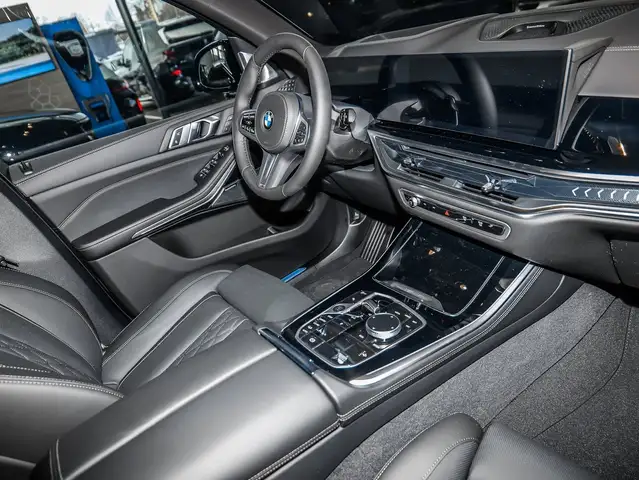 BMW X5 view 3