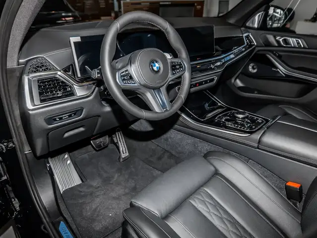 BMW X5 view 5