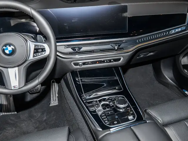 BMW X5 view 11