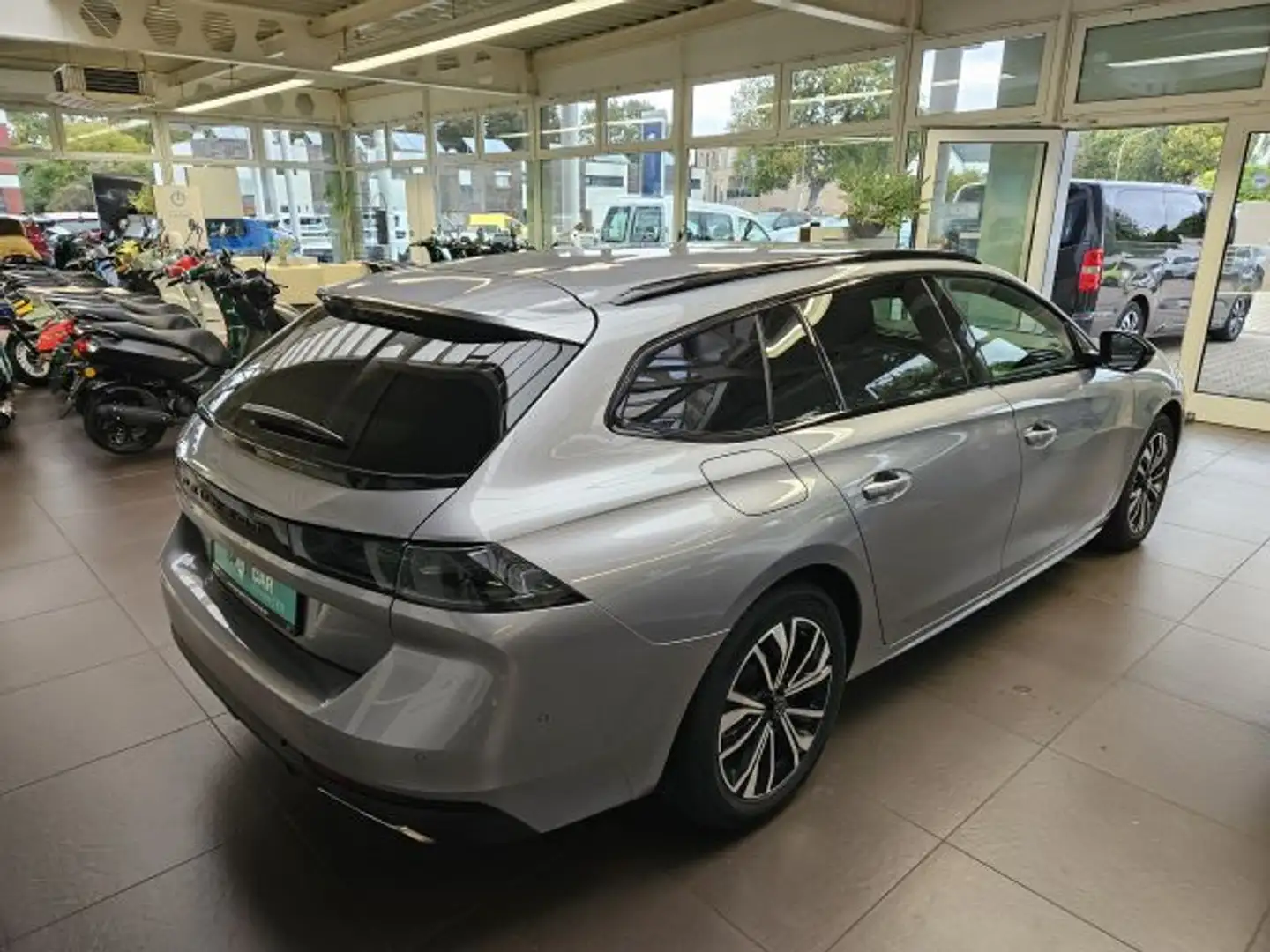 Peugeot 508 SW BlueHDi 130 EAT8 Allure Silber - 2