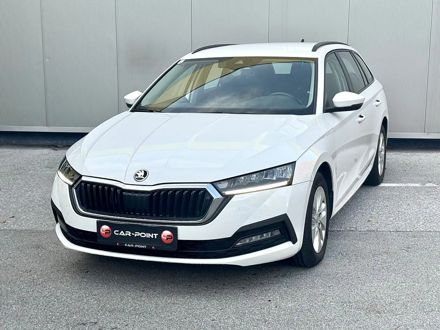 Skoda Octavia Combi 2,0 TDI Ambition Weiß - 1