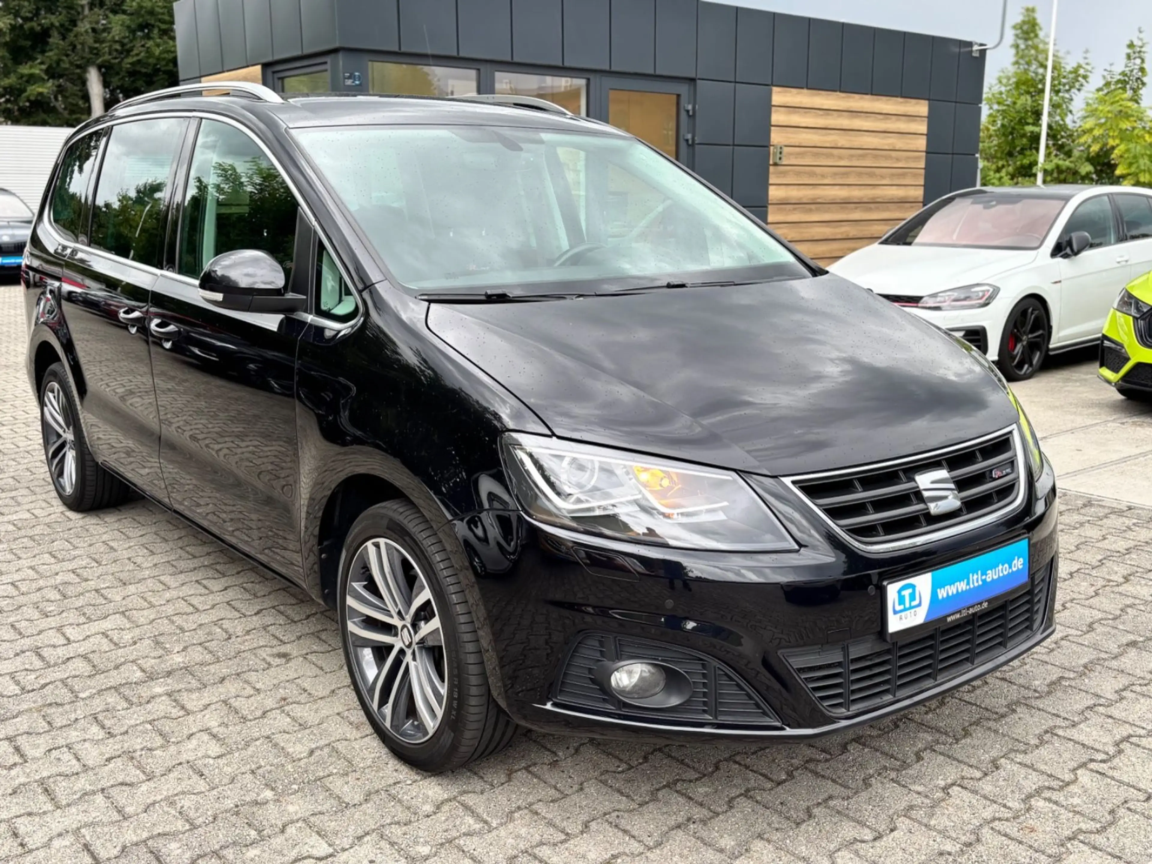 SEAT Alhambra 2.0TDI FR-Line 7Sitzer Navi AHK LED