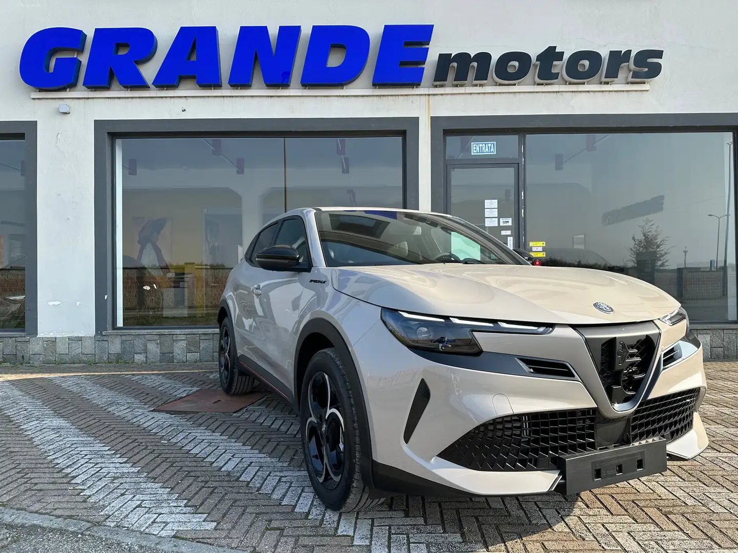 Alfa Romeo Junior Junior 1.2 ibrida Speciale 136cv edct6 Beige - 1