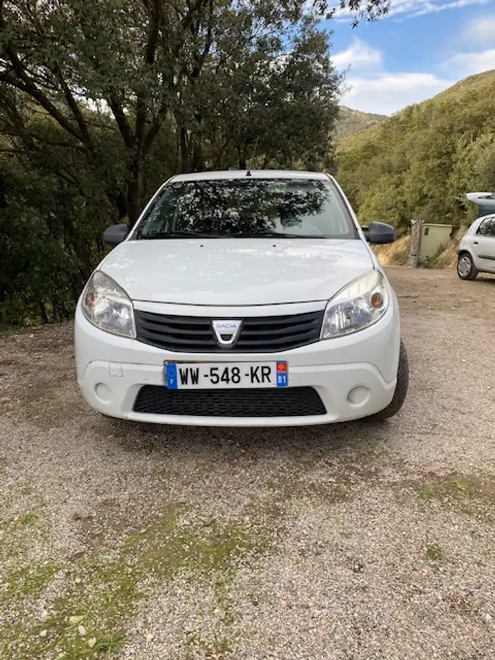 Dacia Sandero 1.5 dCi 90 FAP LaurÃ©ate