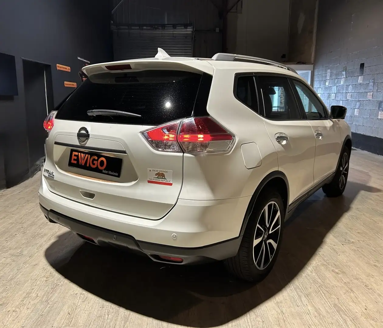 Nissan X-Trail 1.6 DIGT 165 ACENTA 2WD - 2