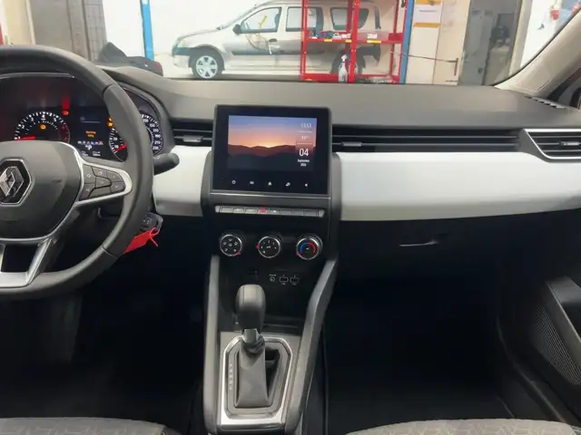 Renault Clio view 12