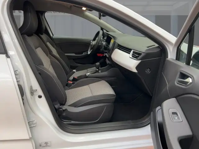 Renault Clio view 8