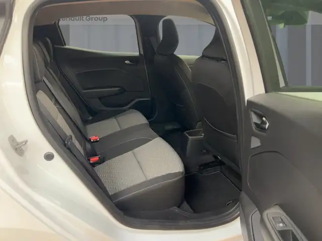 Renault Clio view 9