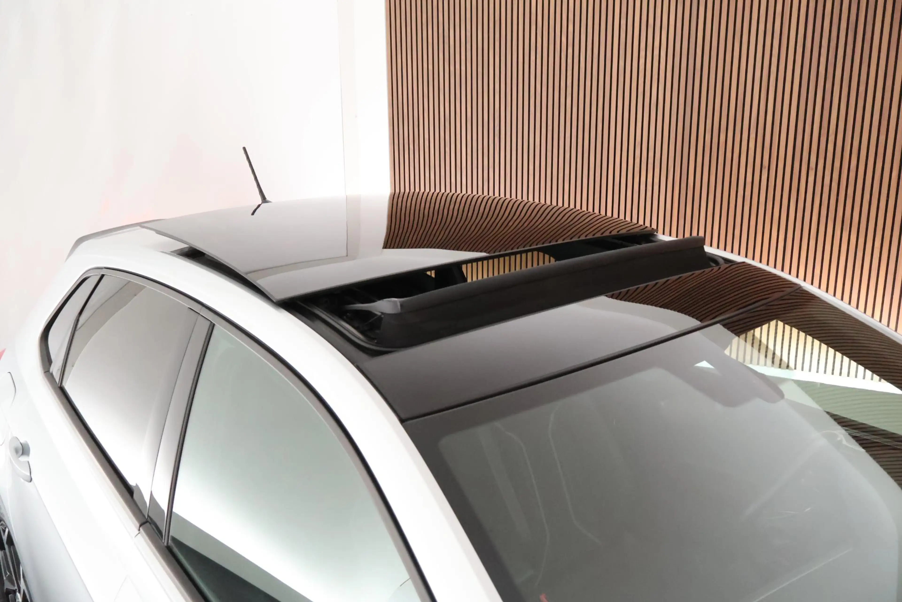Volkswagen Polo 1.5 TSI 150pk DSG 2x R-Line Panoramadak Beats Came — photo 7
