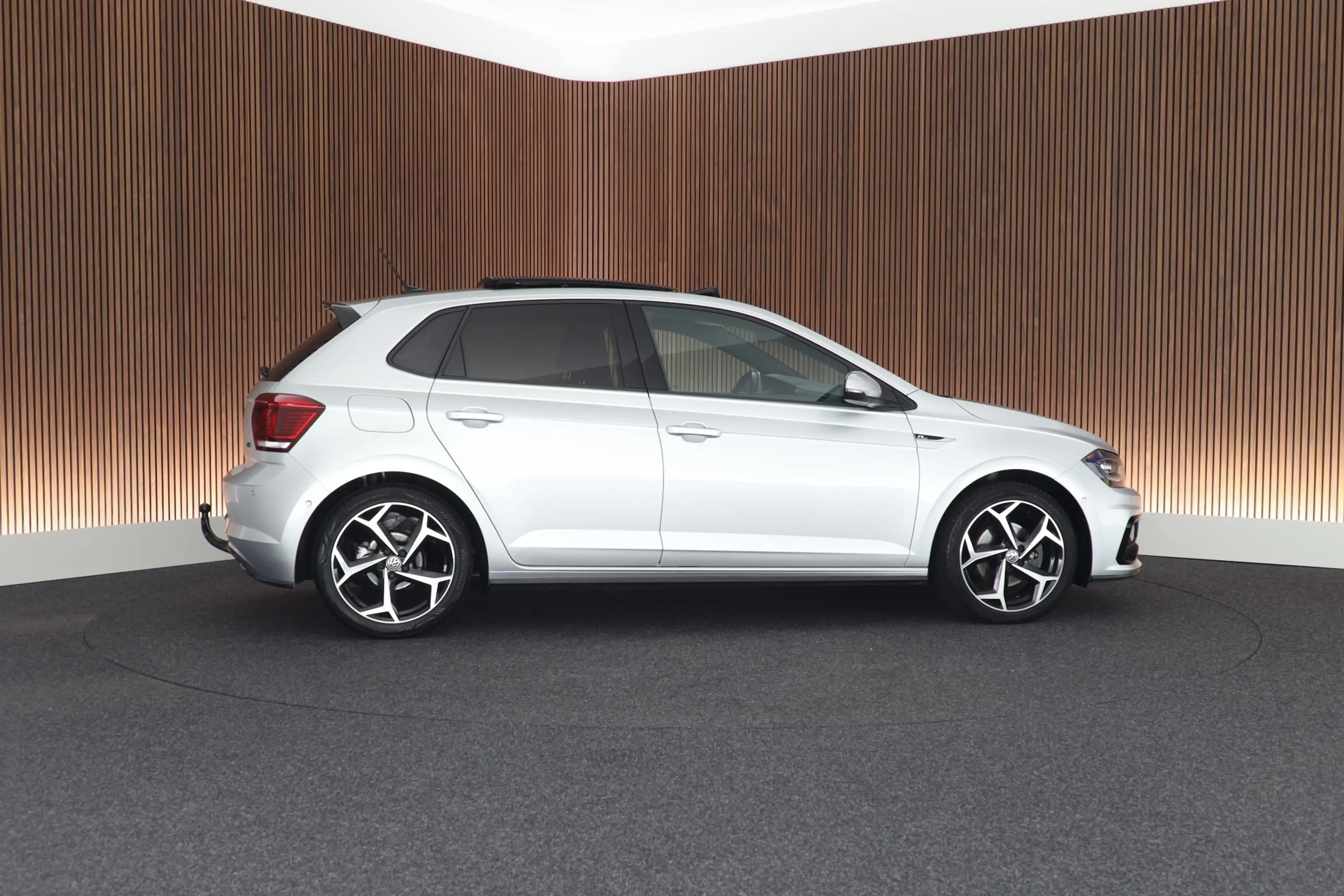 Volkswagen Polo 1.5 TSI 150pk DSG 2x R-Line Panoramadak Beats Came — photo 11