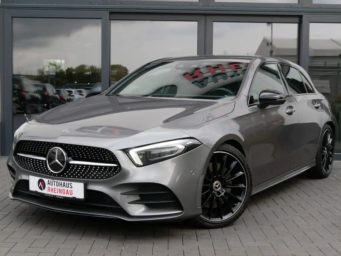 Mercedes-Benz A 250 AMG Line Night-Paket  ACC PDC+RFK Gri - 1