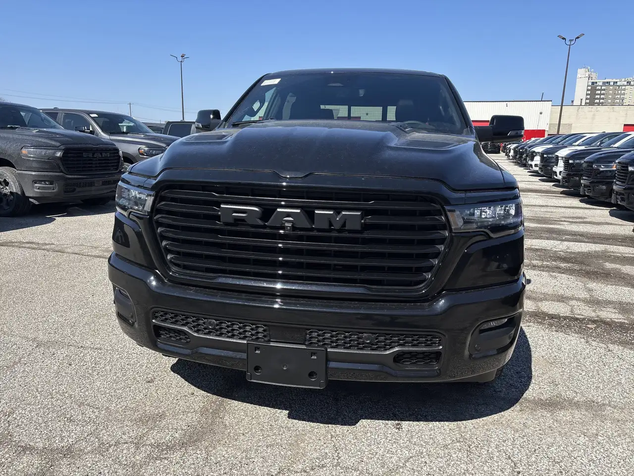 RAM 1500 снимка RAM 1500