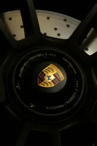 Porsche 911 view 13