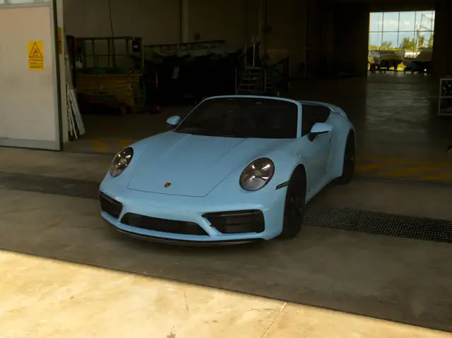 Porsche 911 view 15