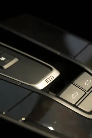 Porsche 911 view 10